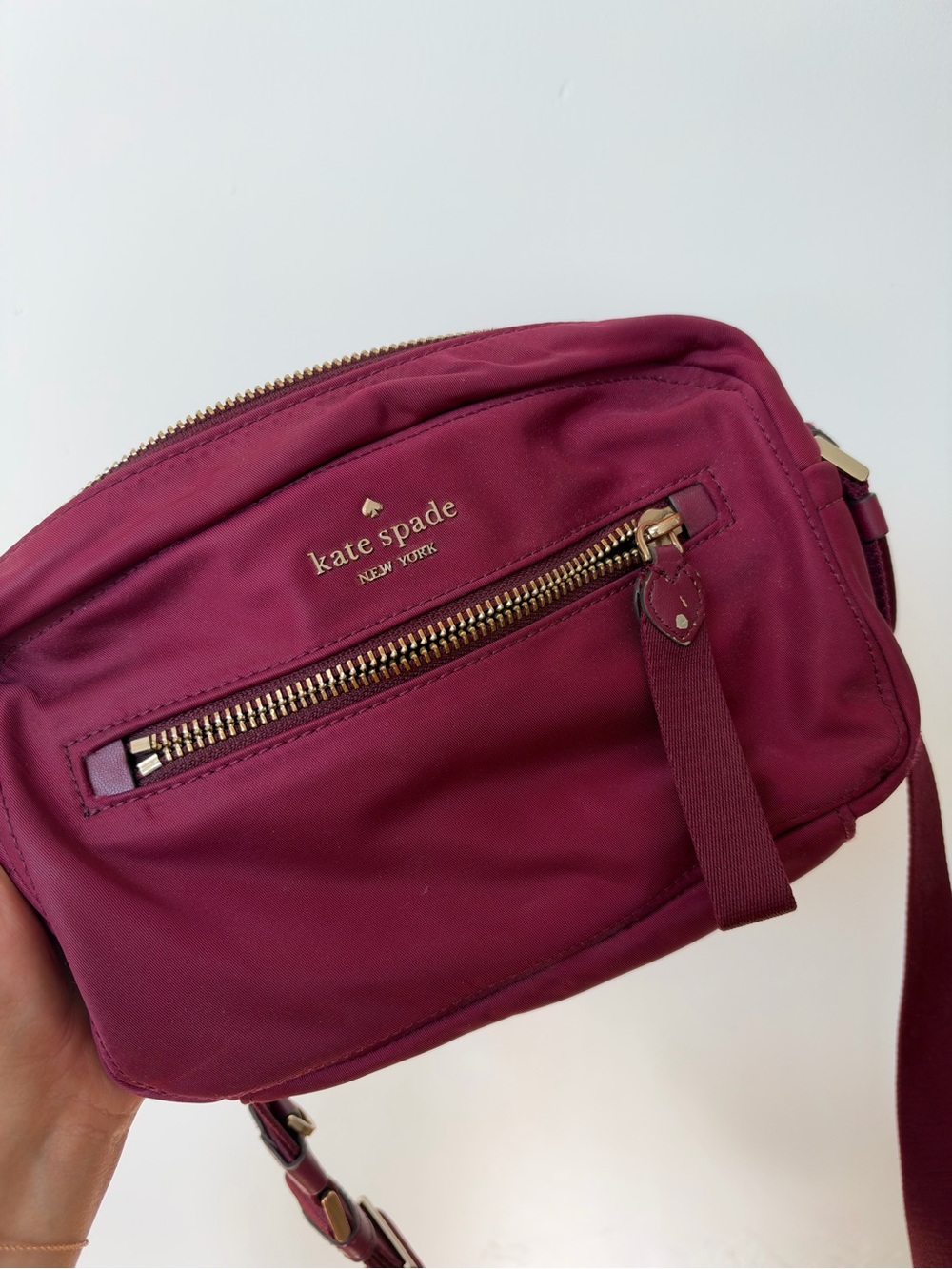 kate spade New York chelsea camera Bag burgundy
